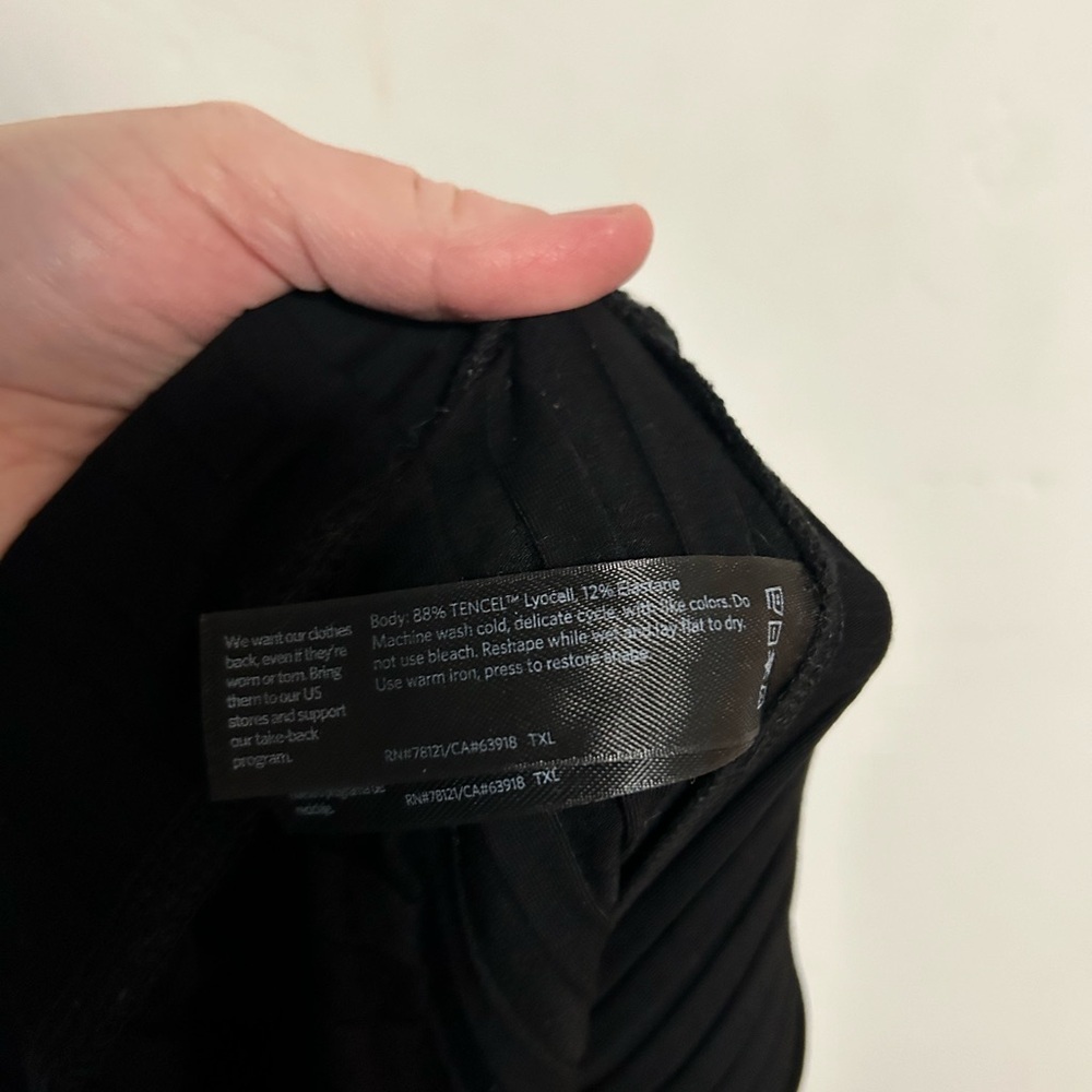Eileen Fisher ribbed black pants with ankle slit and lettuce hem - Picture 8 of 9